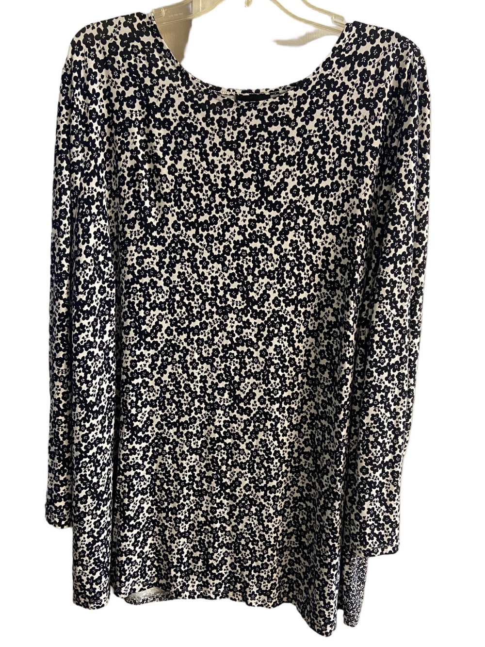 J Jill Wearever Collection Black White Floral Ditsy Print Scoop Neck Long Sleeve